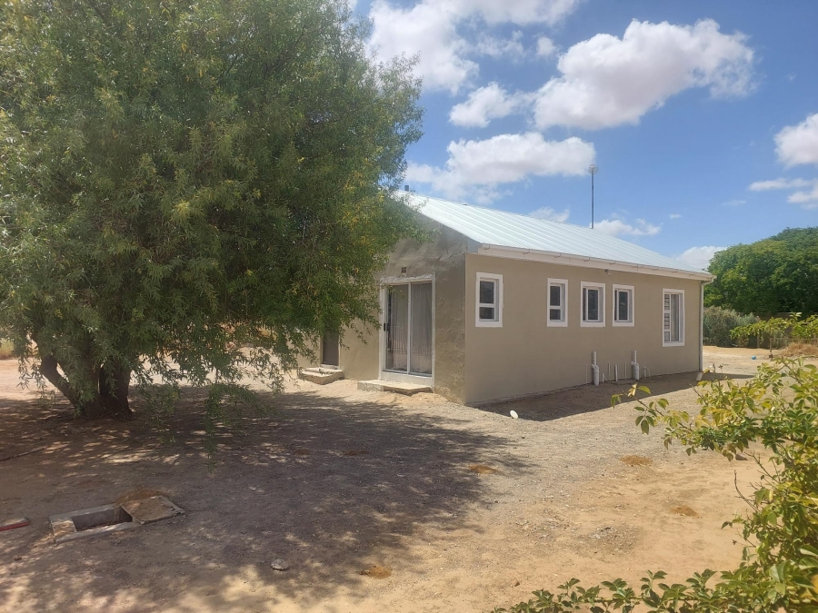 2 Bedroom Property for Sale in Moorreesburg Western Cape